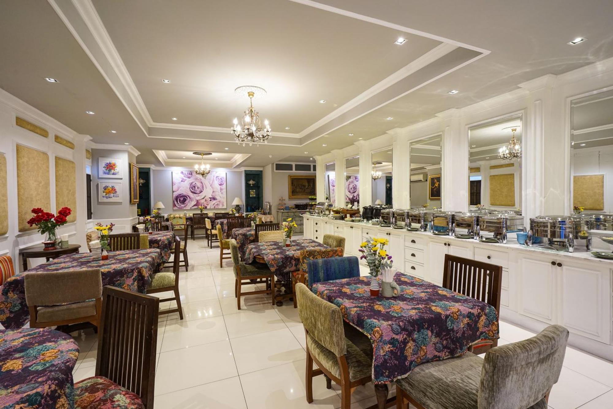 At Pingnakorn Nimman Hotel Чиангмай Экстерьер фото