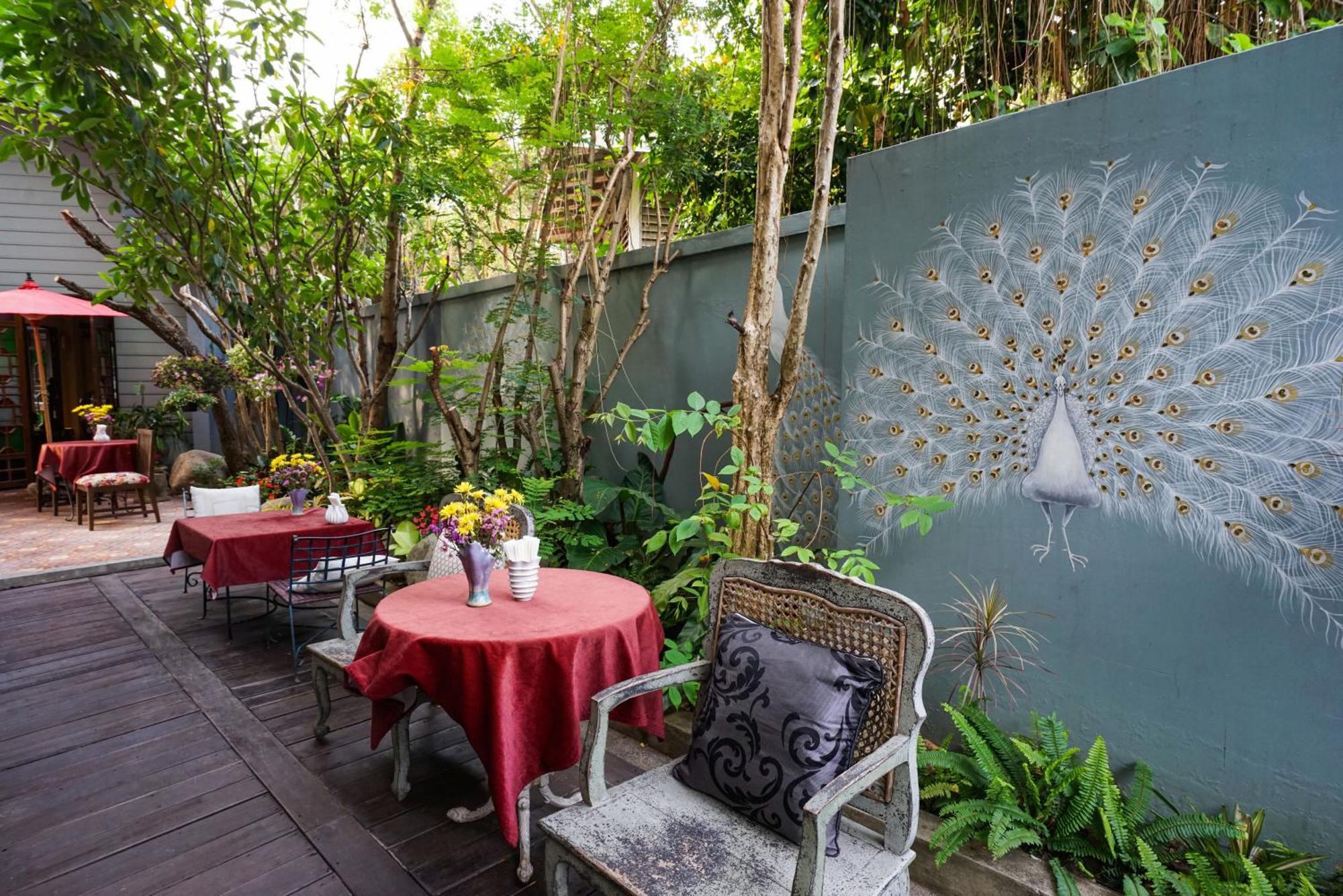 At Pingnakorn Nimman Hotel Чиангмай Экстерьер фото