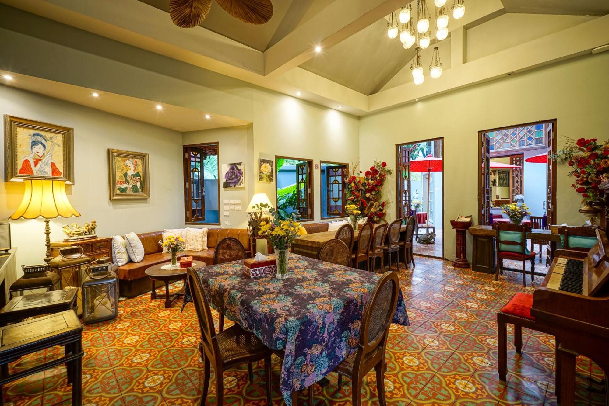 At Pingnakorn Nimman Hotel Чиангмай Экстерьер фото