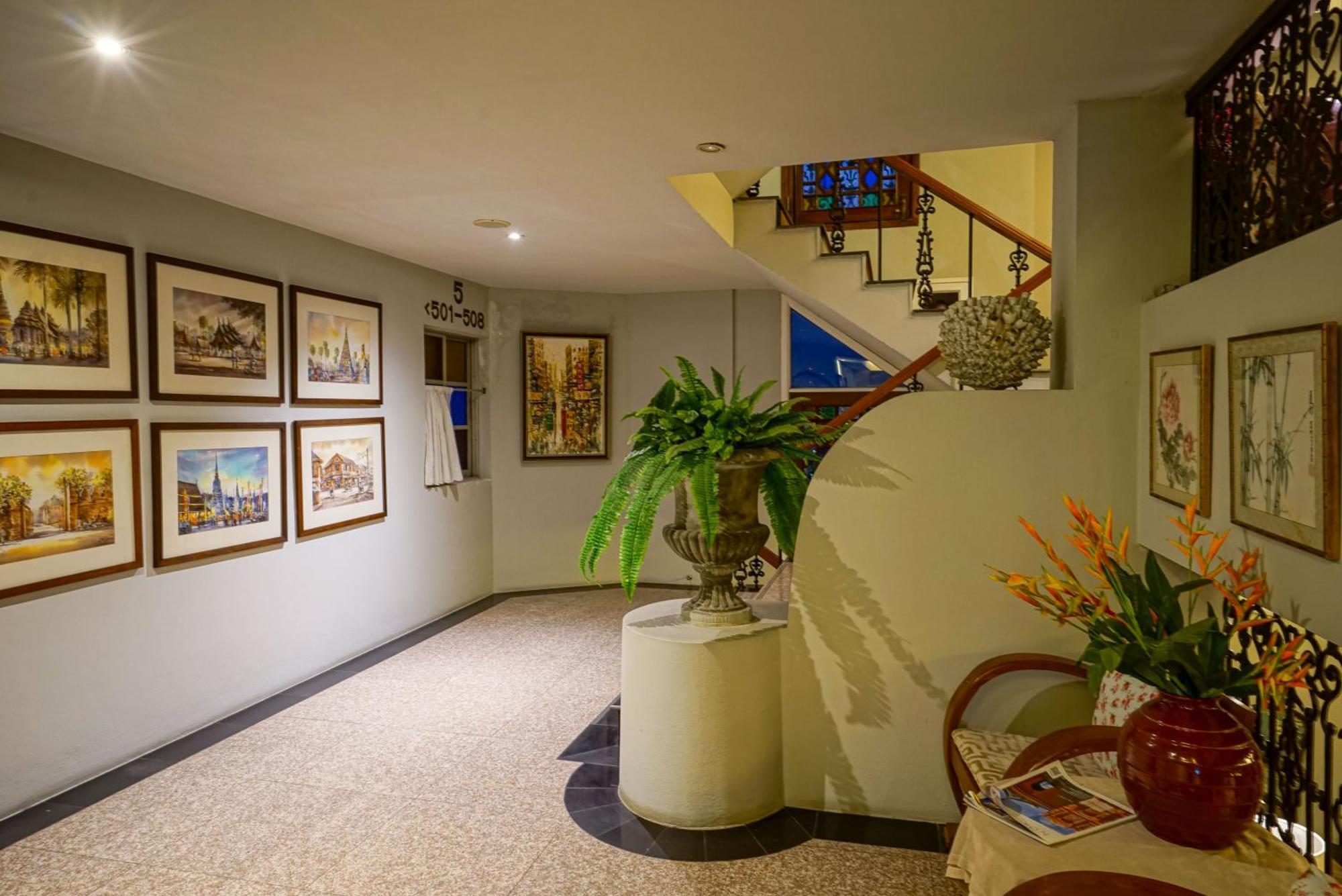 At Pingnakorn Nimman Hotel Чиангмай Экстерьер фото