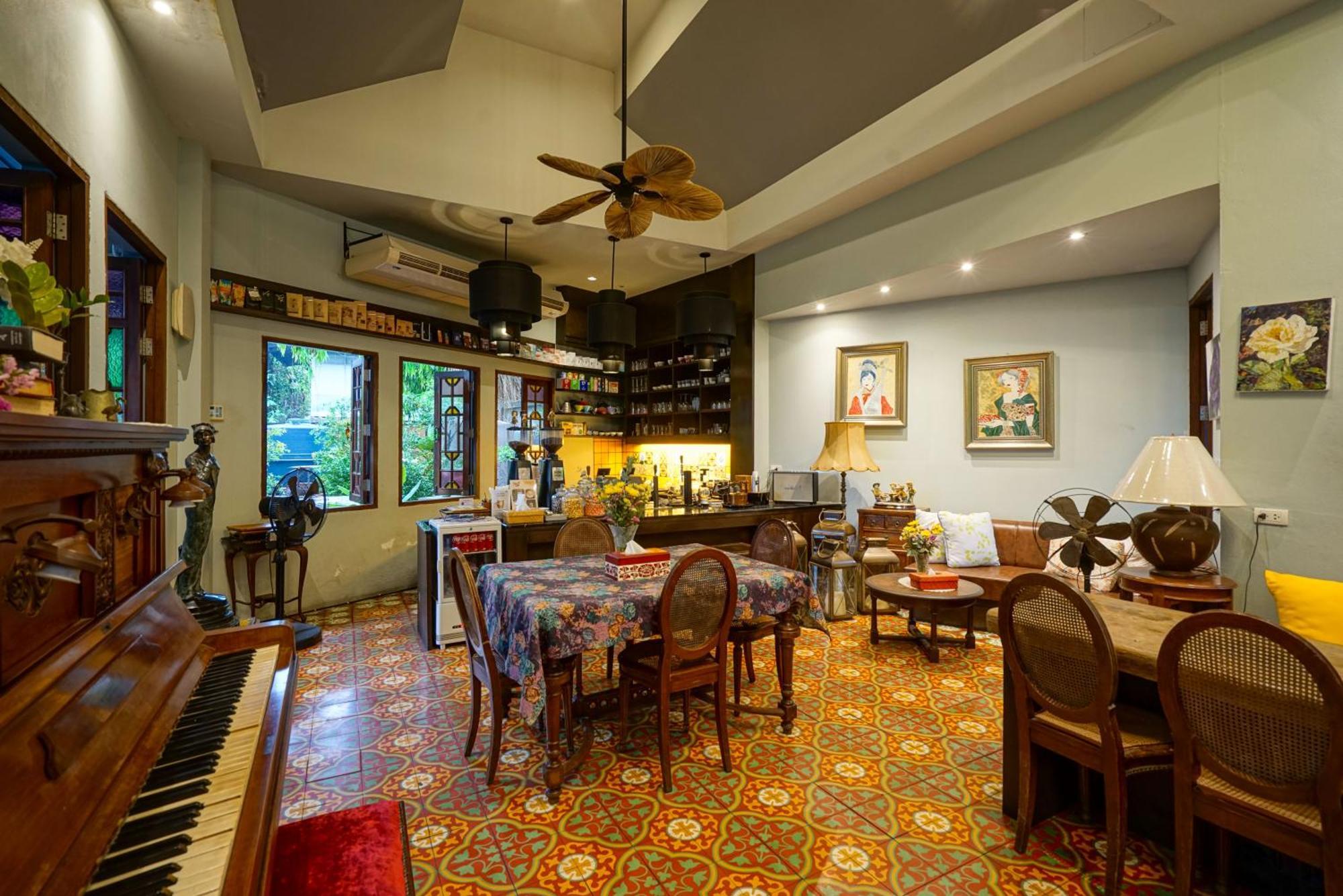 At Pingnakorn Nimman Hotel Чиангмай Экстерьер фото