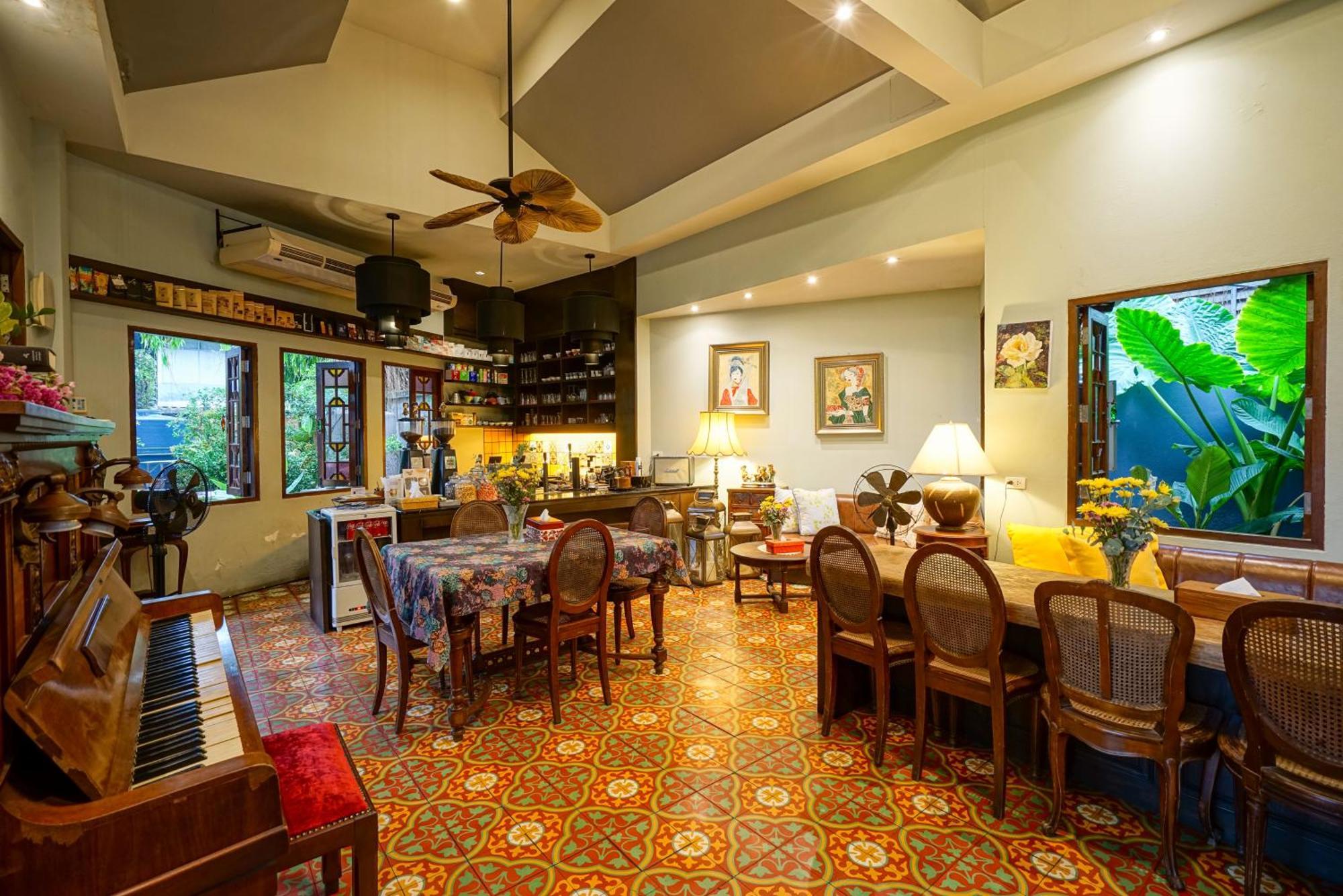 At Pingnakorn Nimman Hotel Чиангмай Экстерьер фото