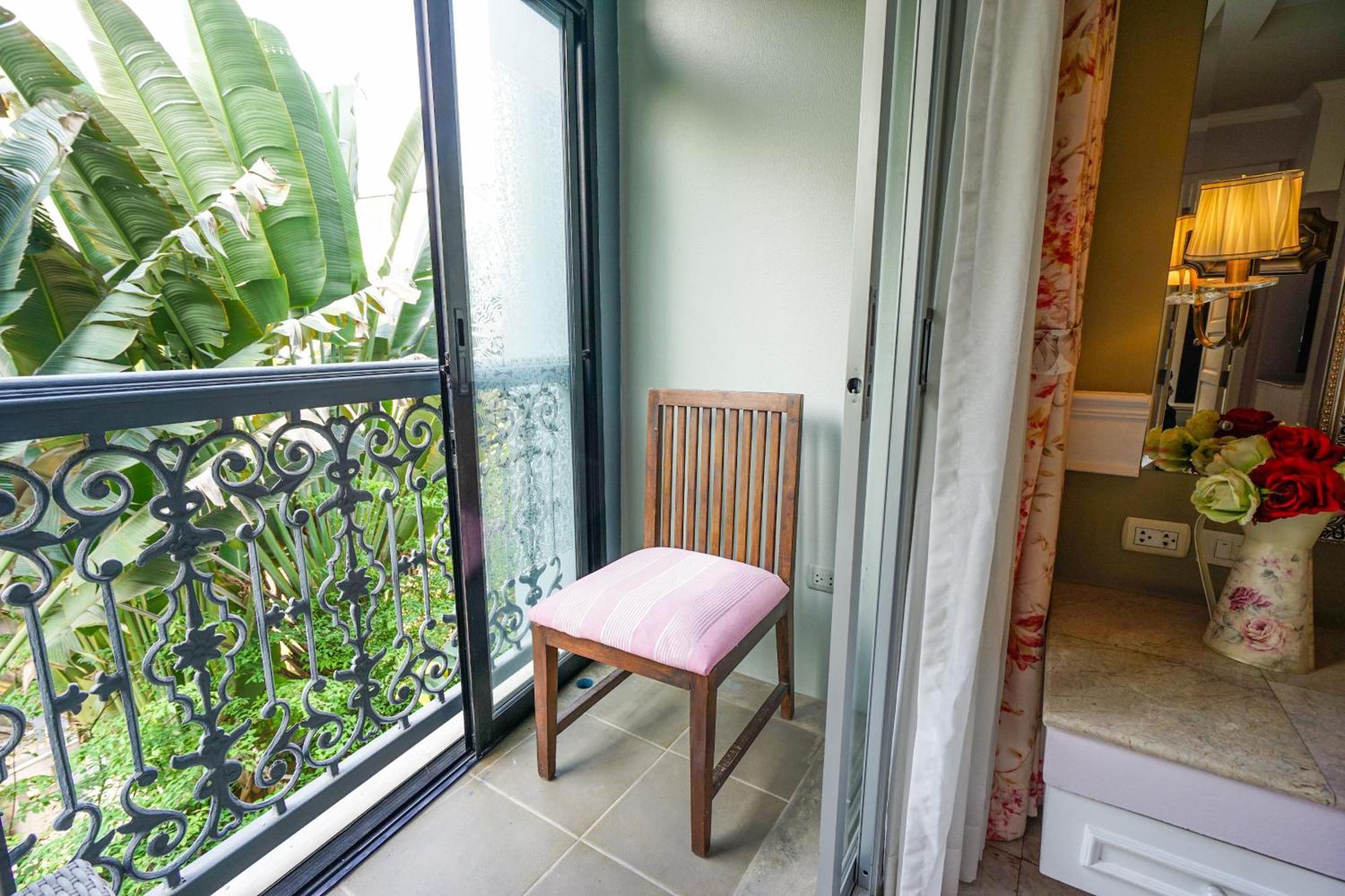 At Pingnakorn Nimman Hotel Чиангмай Экстерьер фото
